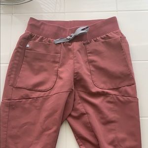 FIGS XS MAUVE JOGGERS